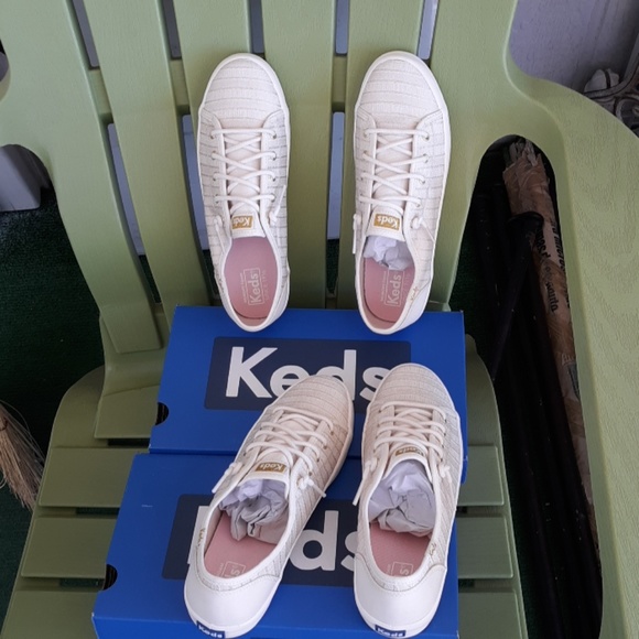 New Keds Girls' Eyelet Kickstart Sneaker. - Picture 2 of 8